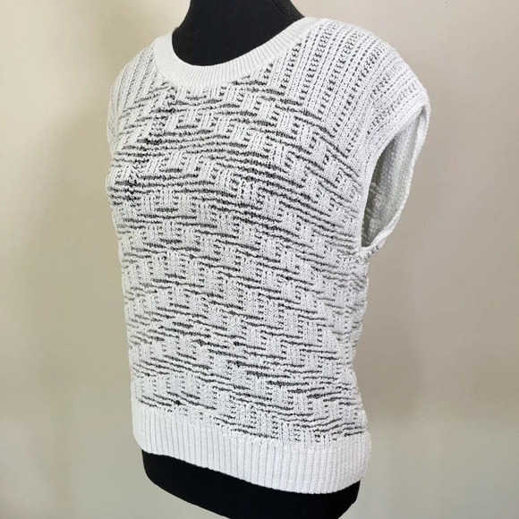 Club  Monaco Open Knit Ivory Vest - Picture 3 of 12